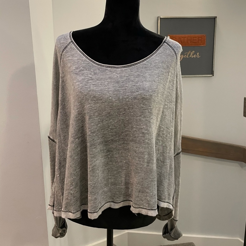 Free People Grey Flowy Shirt 🖤